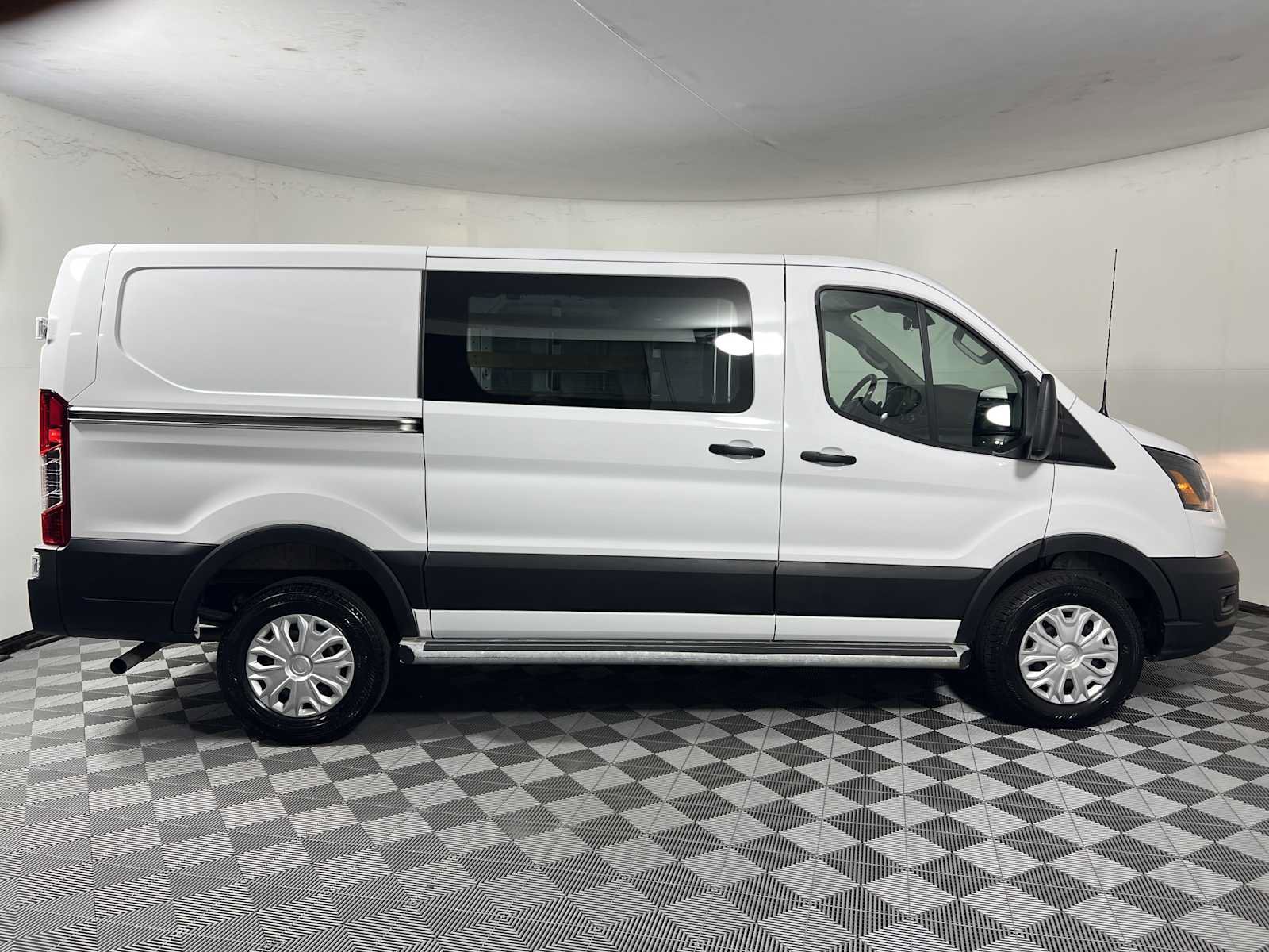 Used 2025 Ford Transit 250 Low Roof w/ Exterior Upgrade Package RWD image 7