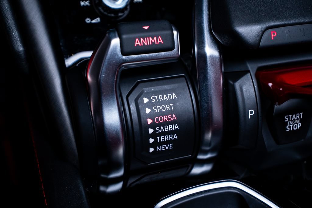 Used 2022 Lamborghini Urus AWD/4WD image 39