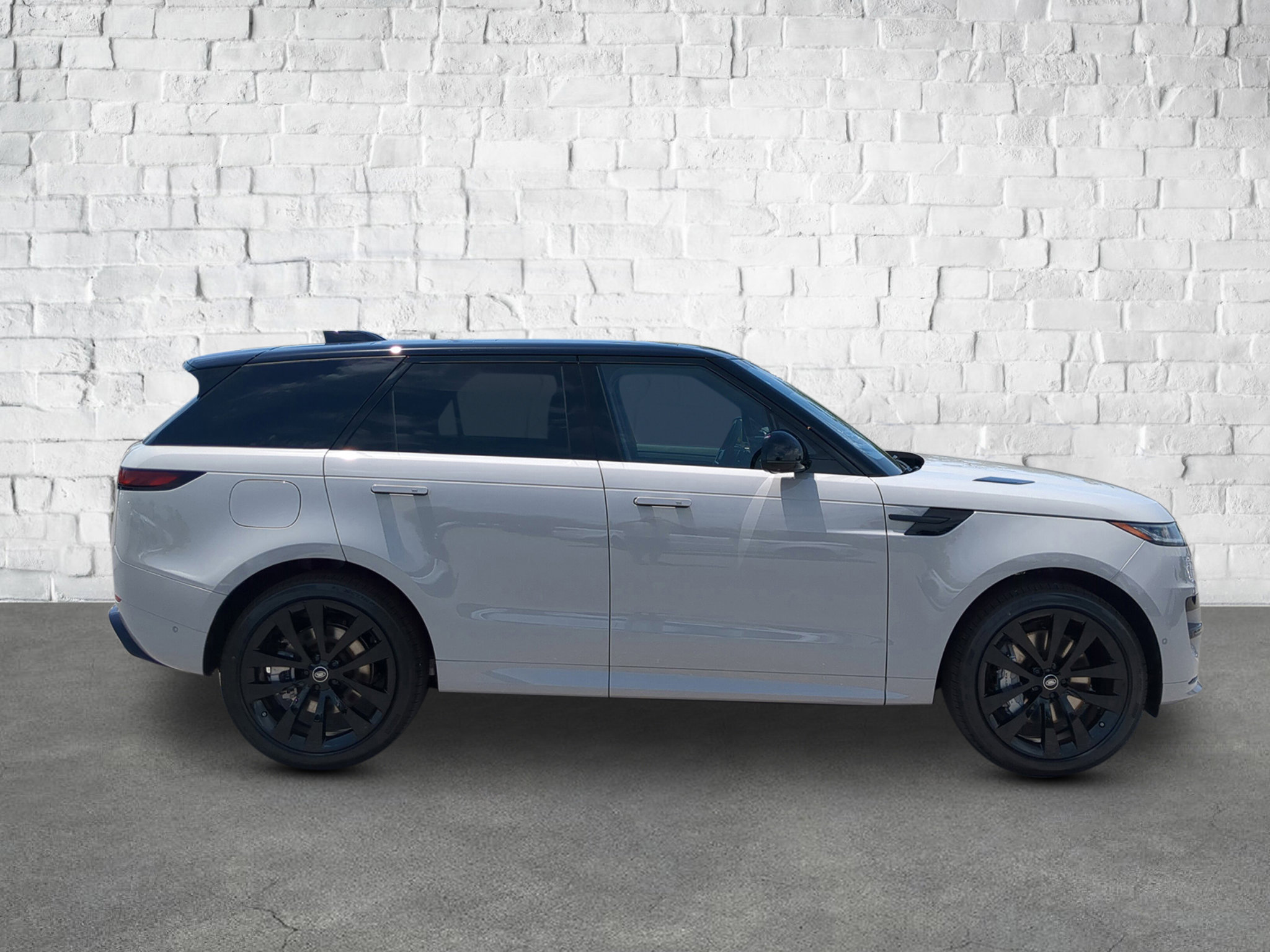 New 2025 Land Rover Range Rover Sport Dynamic SE image 4