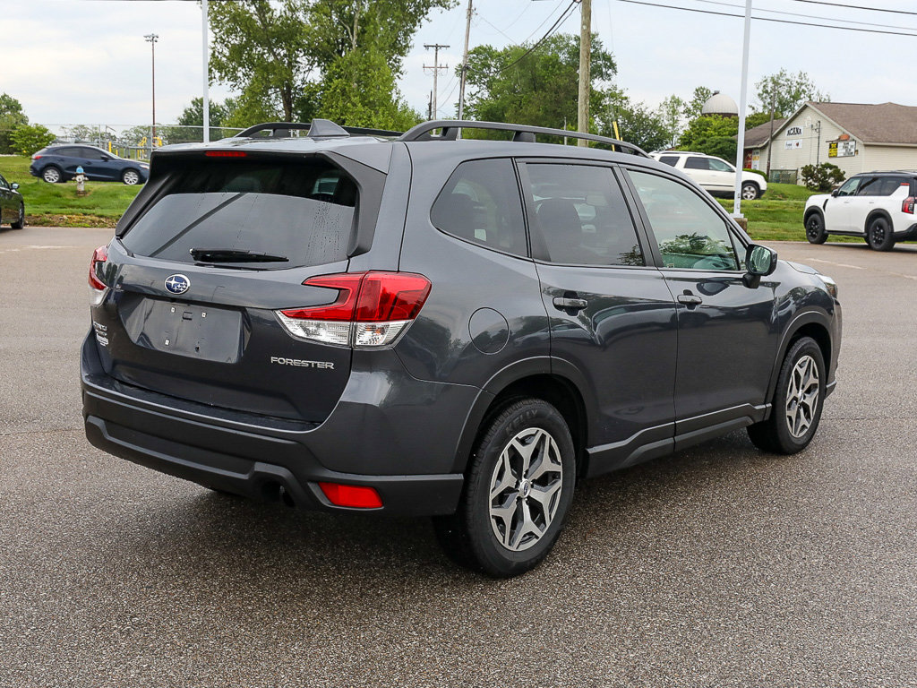 Used 2022 Subaru Forester Premium AWD/4WD image 9