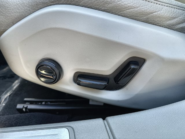 Certified 2024 Volvo S60 B5 Plus AWD/4WD image 17