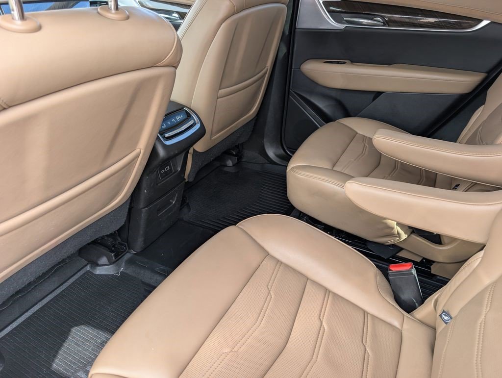 Certified 2024 Cadillac XT6 Sport w/ Platinum Package image 15