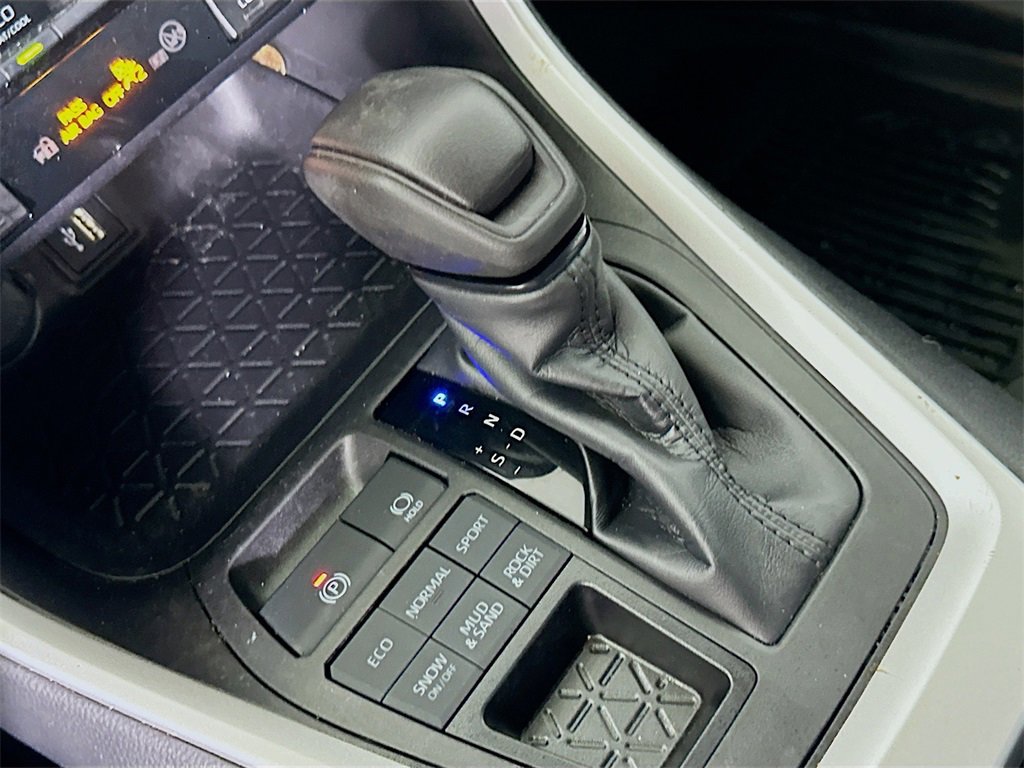 Used 2023 Toyota RAV4 XLE image 29