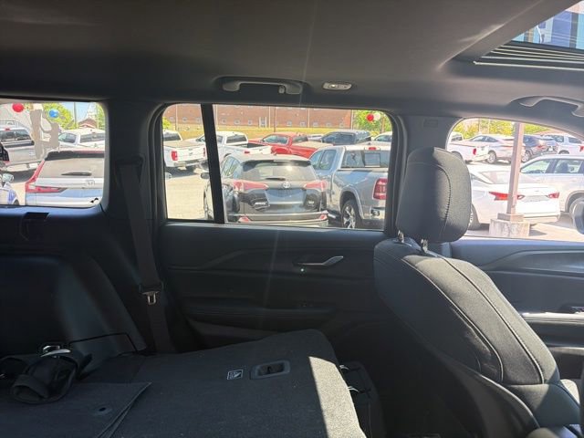 Used 2024 Jeep Grand Cherokee Laredo X image 20