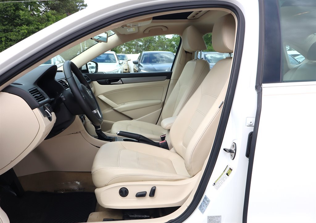 Used 2014 Volkswagen Passat TDI SE FWD image 15