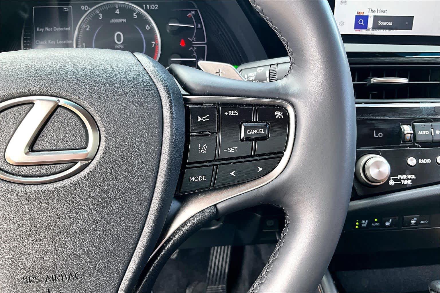 Used 2023 Lexus ES 350 w/ Premium Package FWD image 22