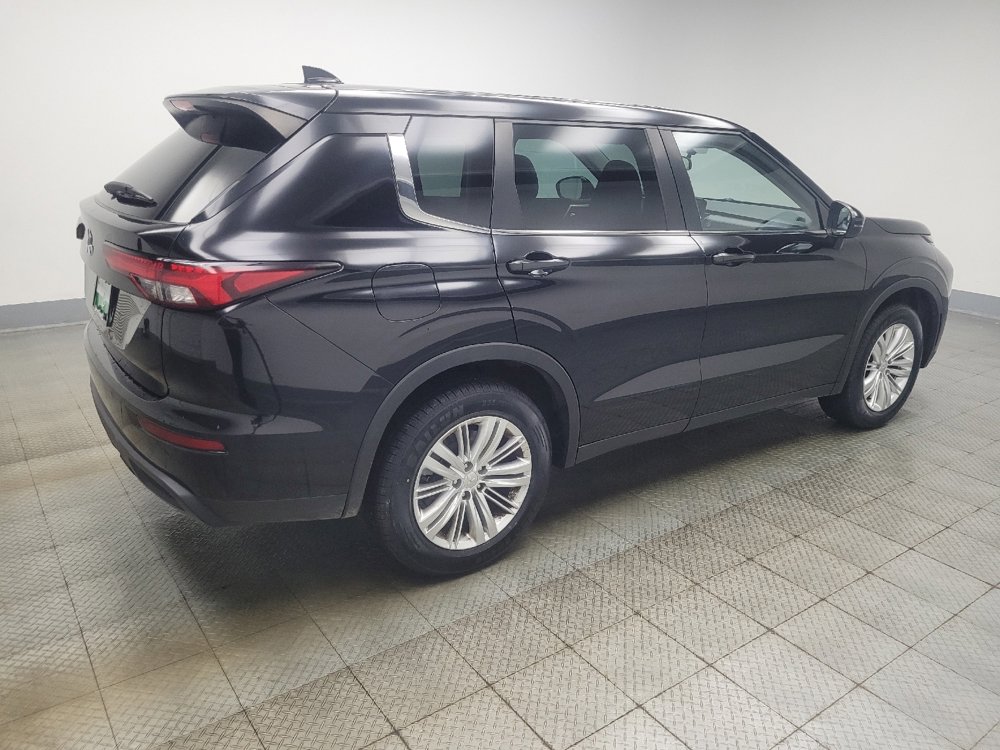 Used 2023 Mitsubishi Outlander ES image 9