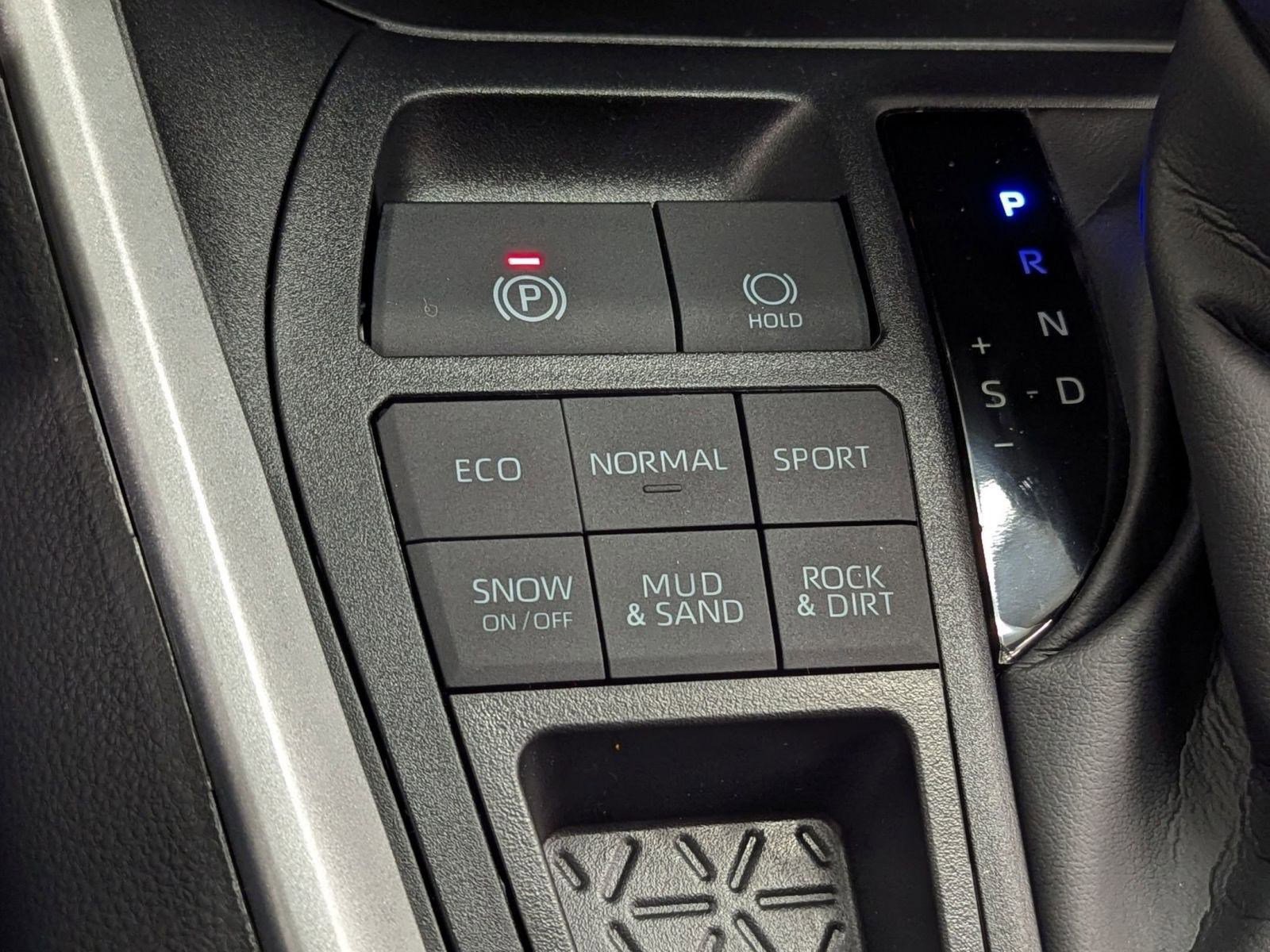 New 2025 Toyota RAV4 LE image 27