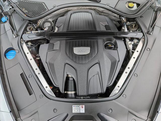 Used 2018 Porsche Panamera image 24