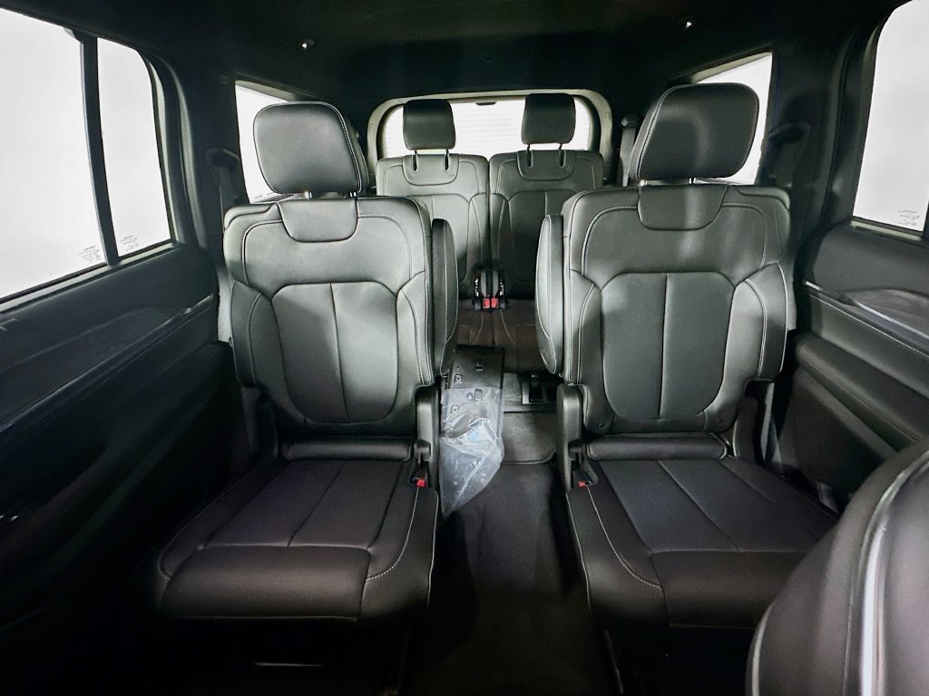 New 2025 Jeep Grand Cherokee L Overland w/ Luxury Tech Group IV AWD/4WD image 10