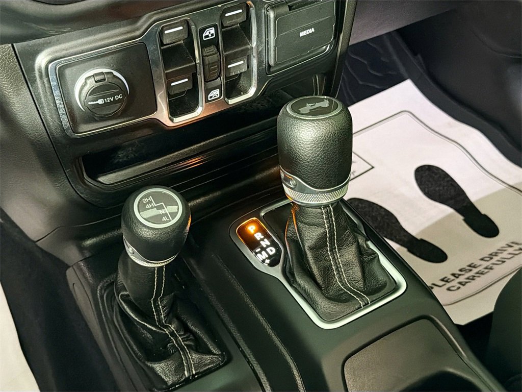 Used 2021 Jeep Wrangler Unlimited Sahara image 16