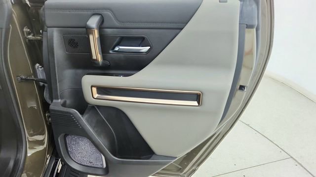 Used 2025 GMC Hummer EV 2X w/ LPO, Sport Package image 29