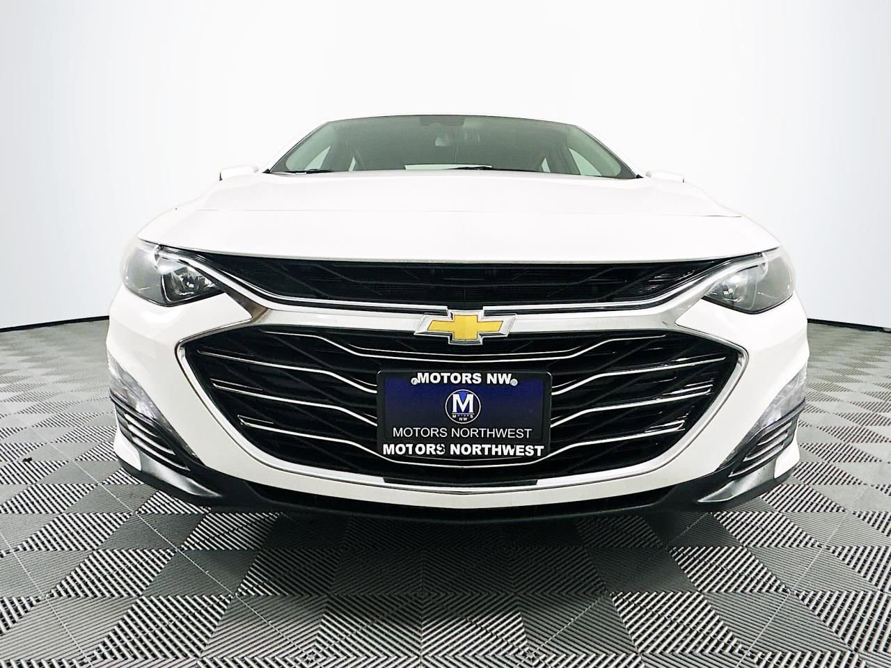 Used 2023 Chevrolet Malibu LT video 3