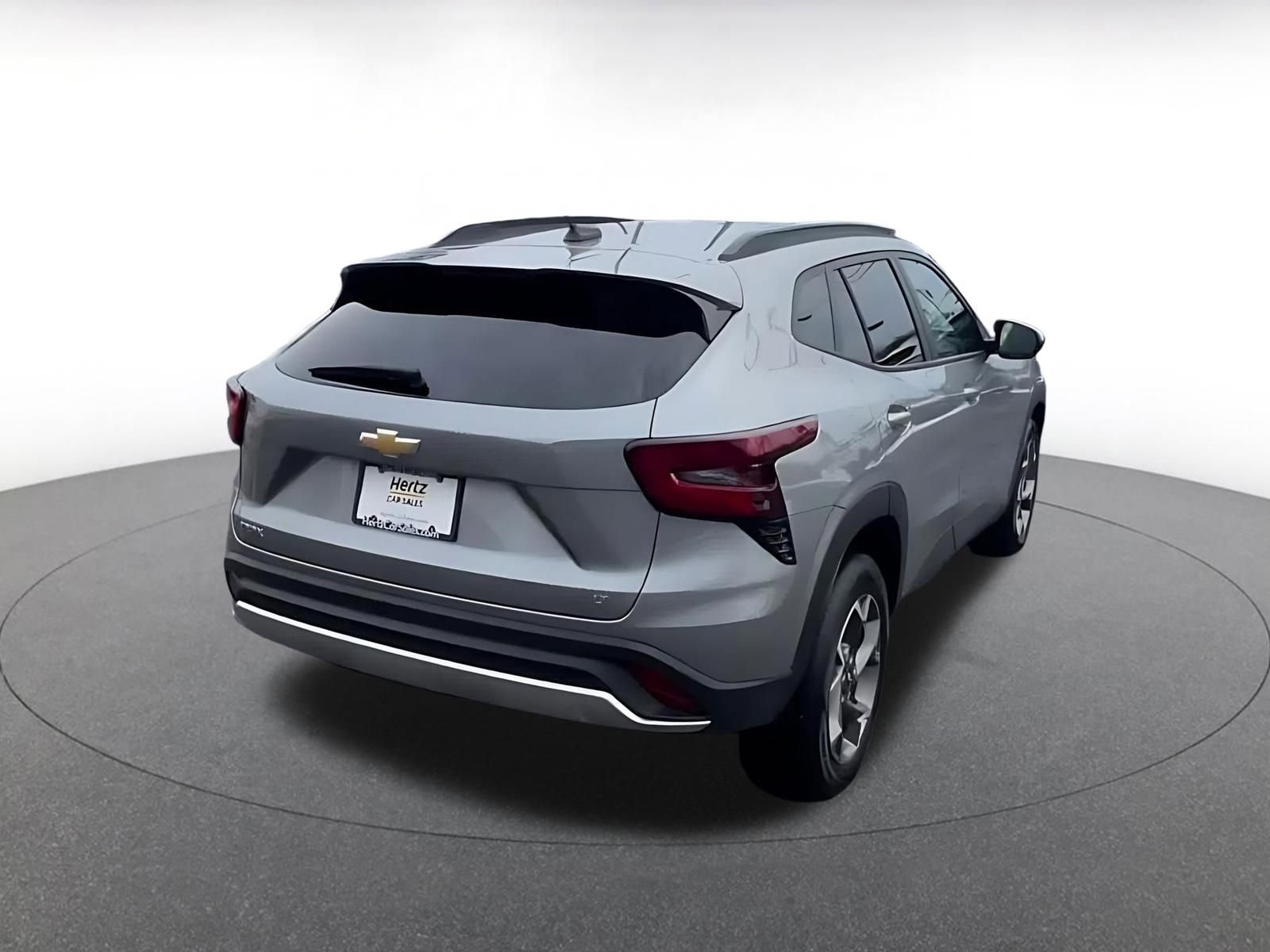 Used 2025 Chevrolet Trax LT image 14