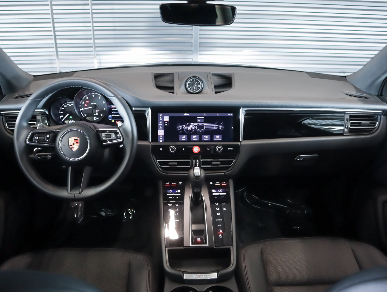 Certified 2026 Porsche Macan image 12