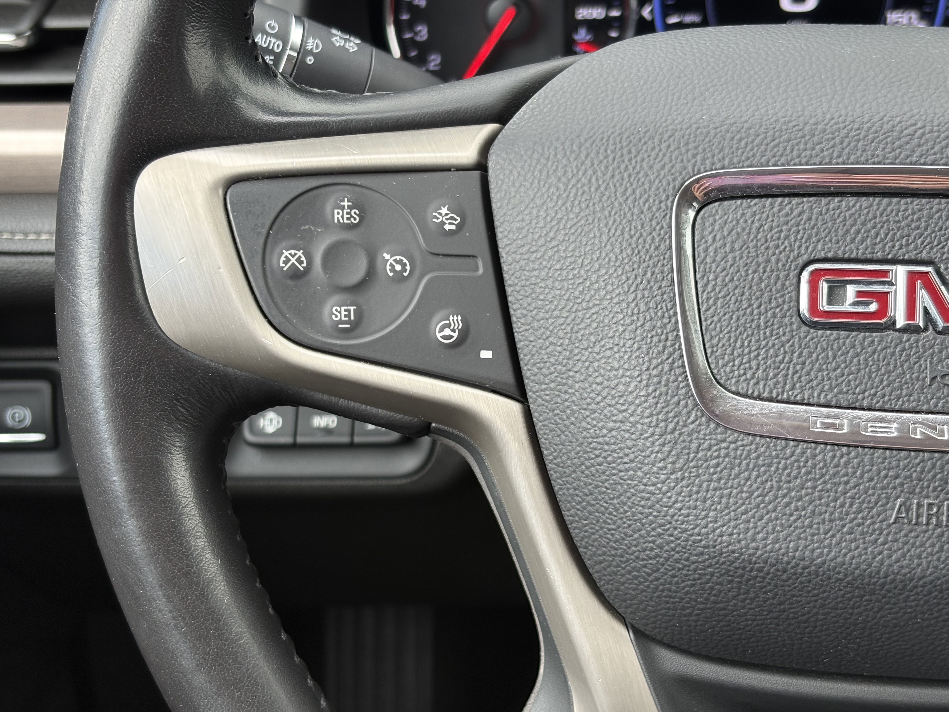 Used 2020 GMC Acadia Denali w/ Denali Ultimate Package image 17