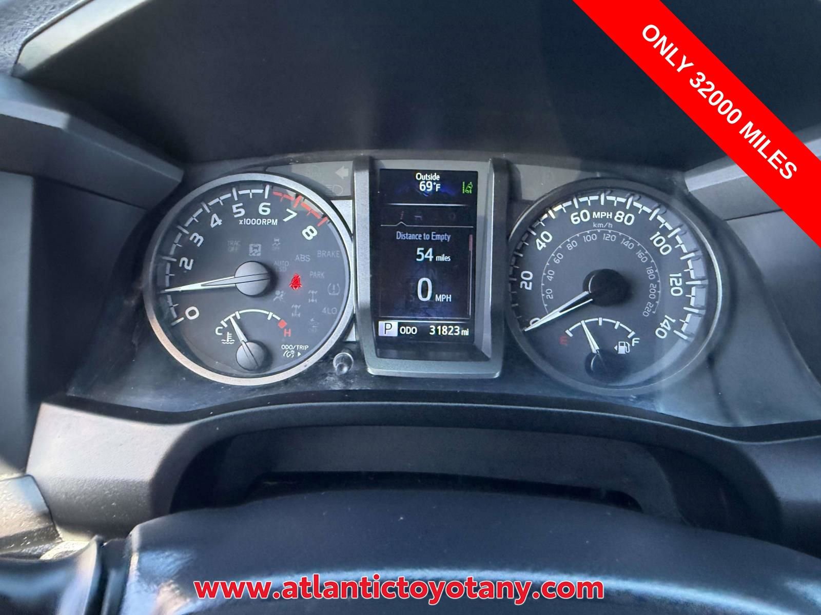 Used 2022 Toyota Tacoma TRD Sport w/ Technology Package image 7