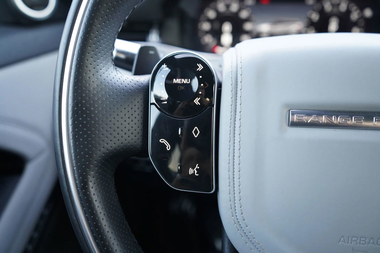 Used 2020 Land Rover Range Rover Evoque First Edition image 14