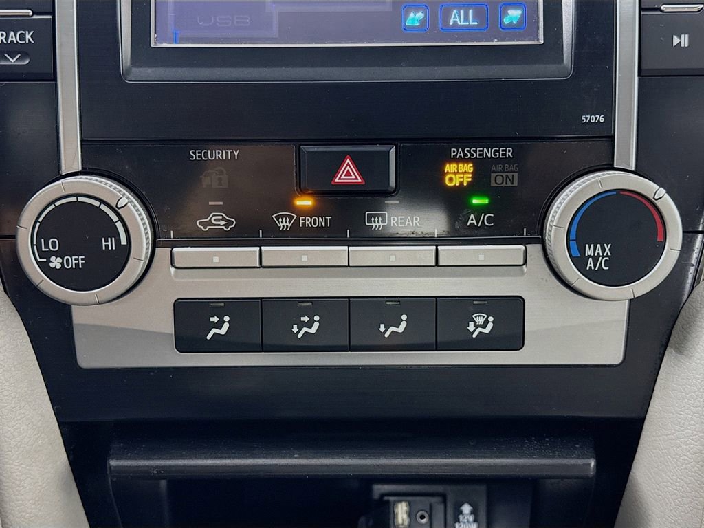 Used 2013 Toyota Camry LE FWD image 16