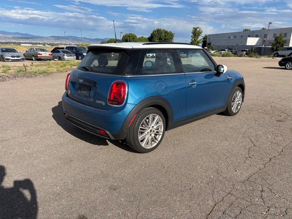 Used 2024 MINI Cooper SE w/ Signature Upholstery Package FWD image 5