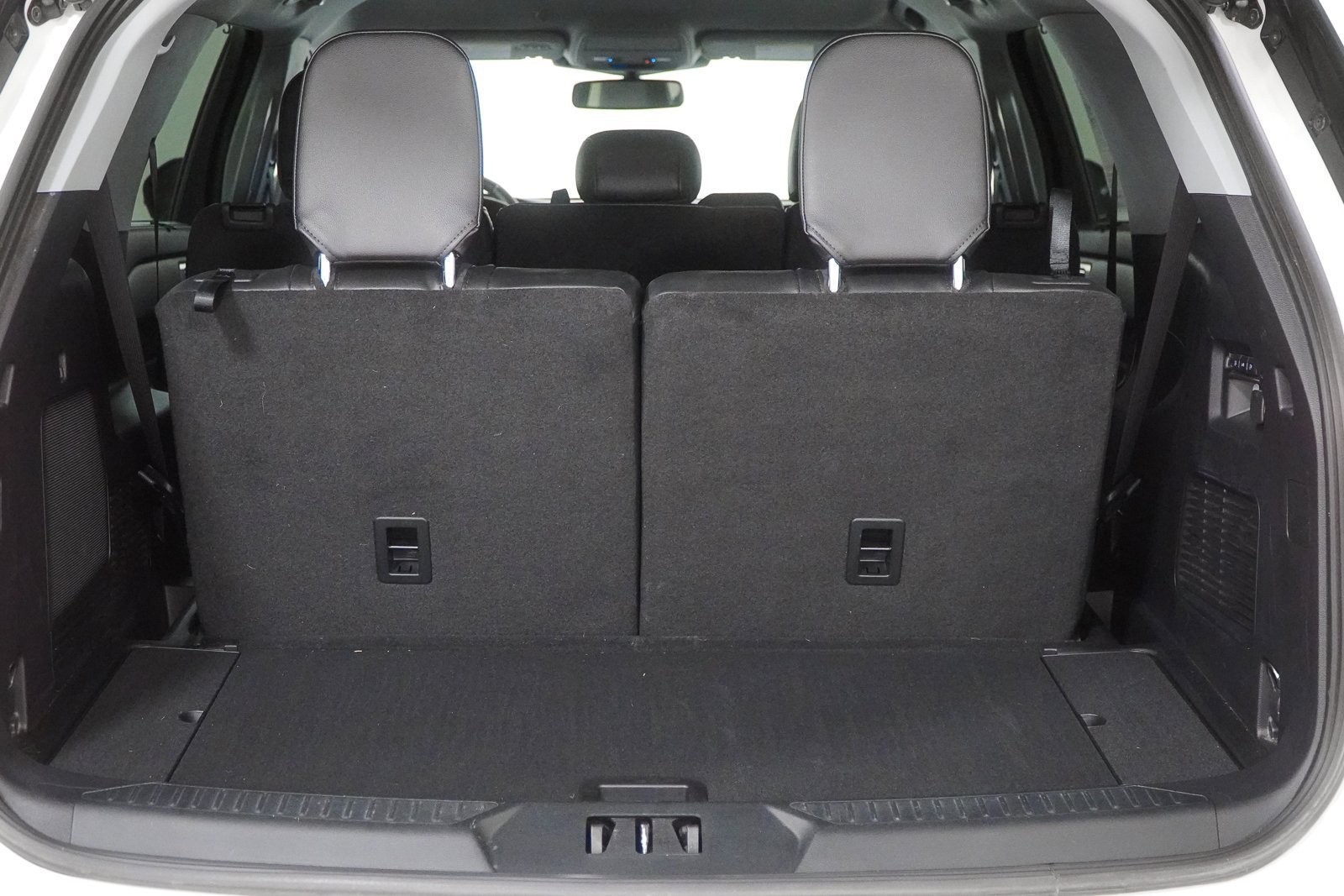 Used 2022 Ford Explorer Limited w/ Equipment Group 301A image 9