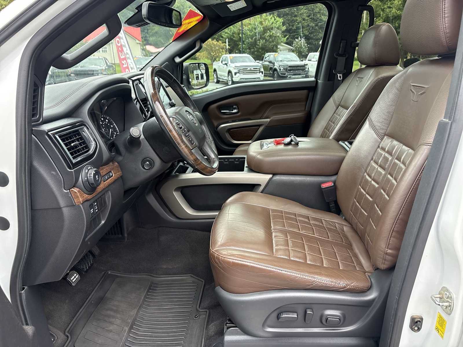 Used 2021 Nissan Titan Platinum Reserve w/ Moonroof Package AWD/4WD image 20