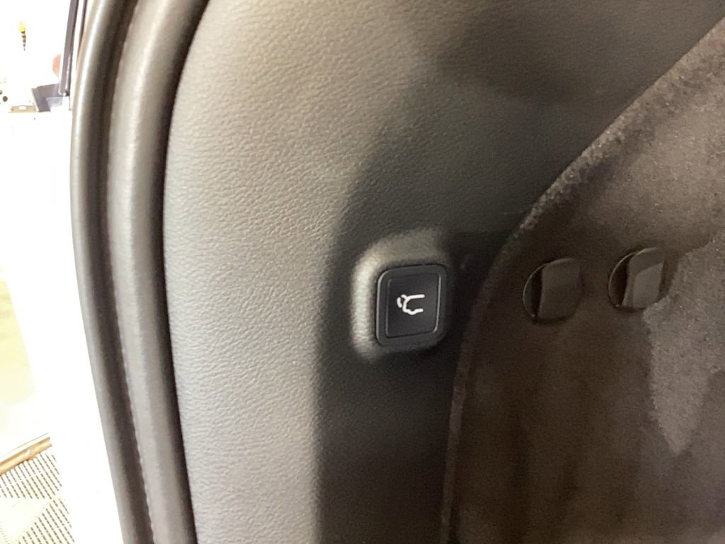 Used 2022 Jeep Cherokee Limited w/ Elite Package image 37