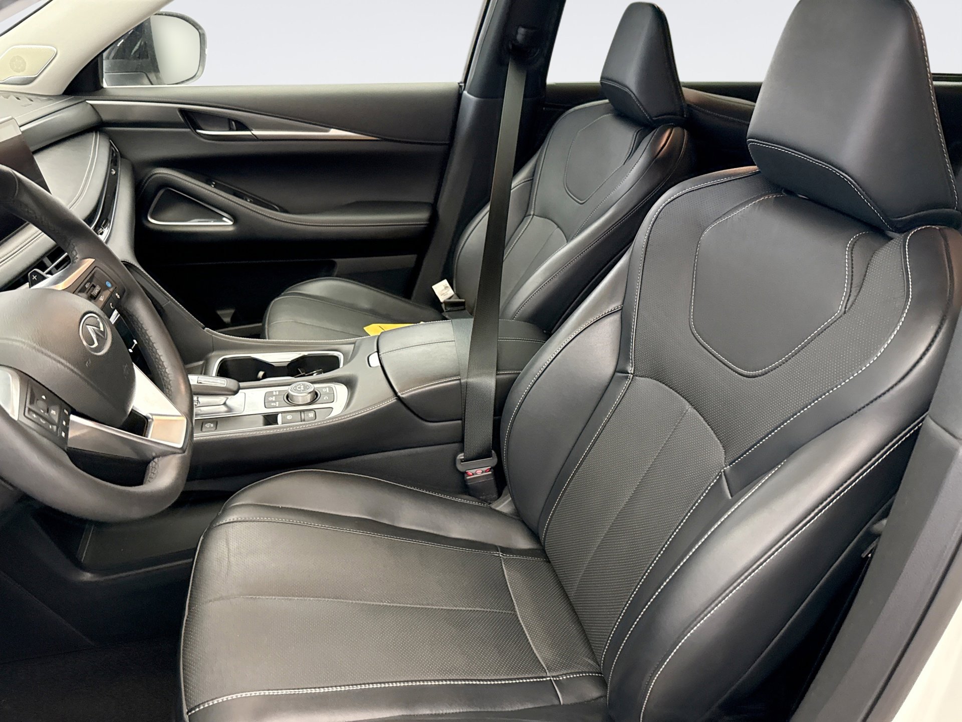 Used 2023 INFINITI QX60 Luxe w/ Performance Audio Package image 9