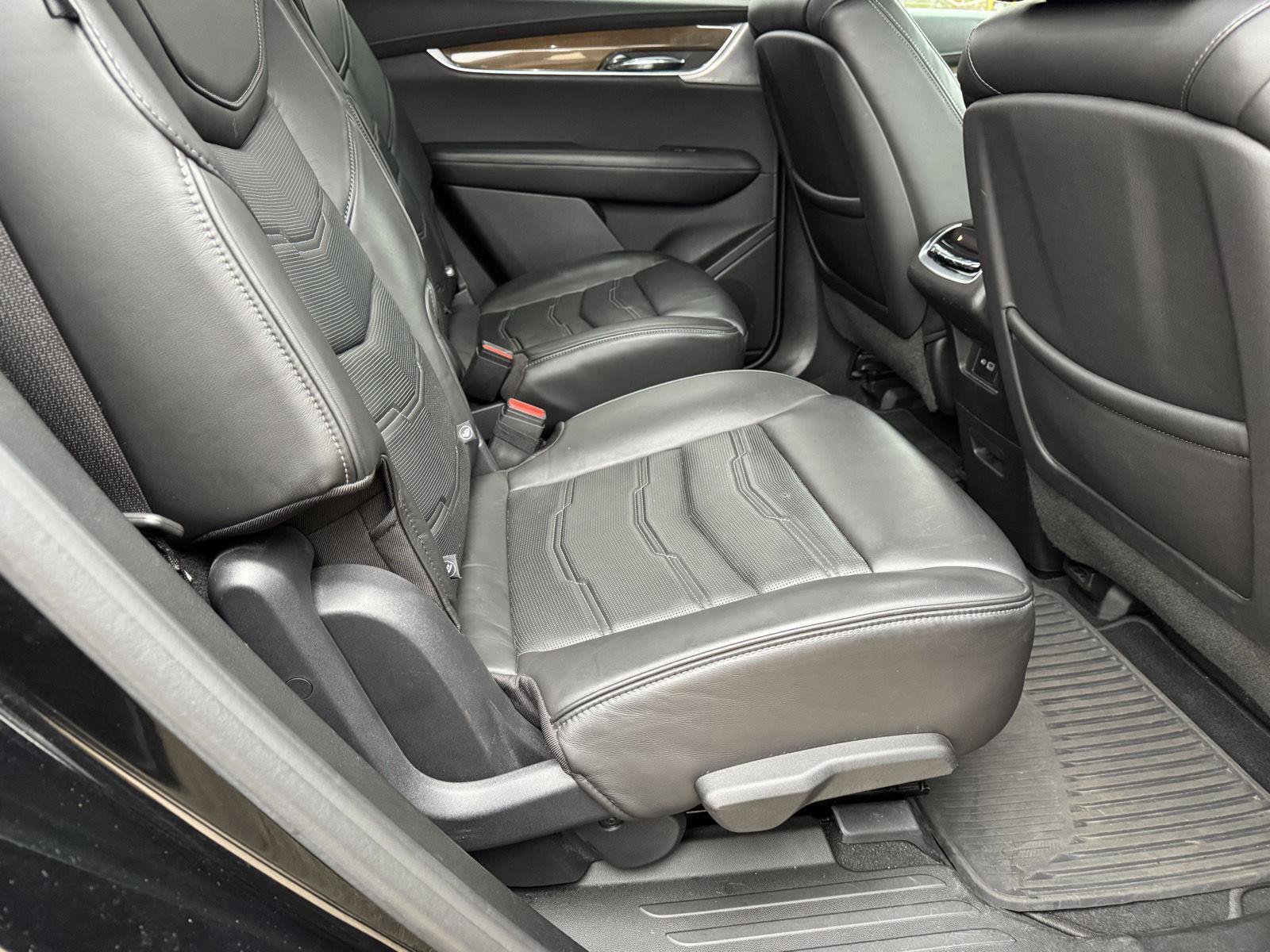 Used 2020 Cadillac XT6 Premium Luxury w/ Platinum Package image 18