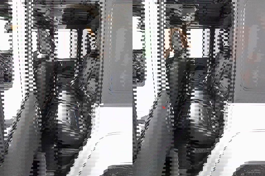 Used 2023 Jeep Wrangler Unlimited Sahara image 23