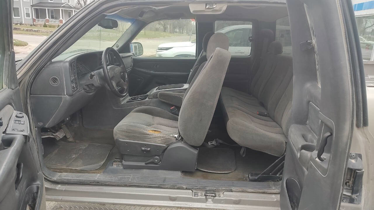 Used 2003 Chevrolet Silverado 1500 LS w/ Off-Road Package AWD/4WD image 7