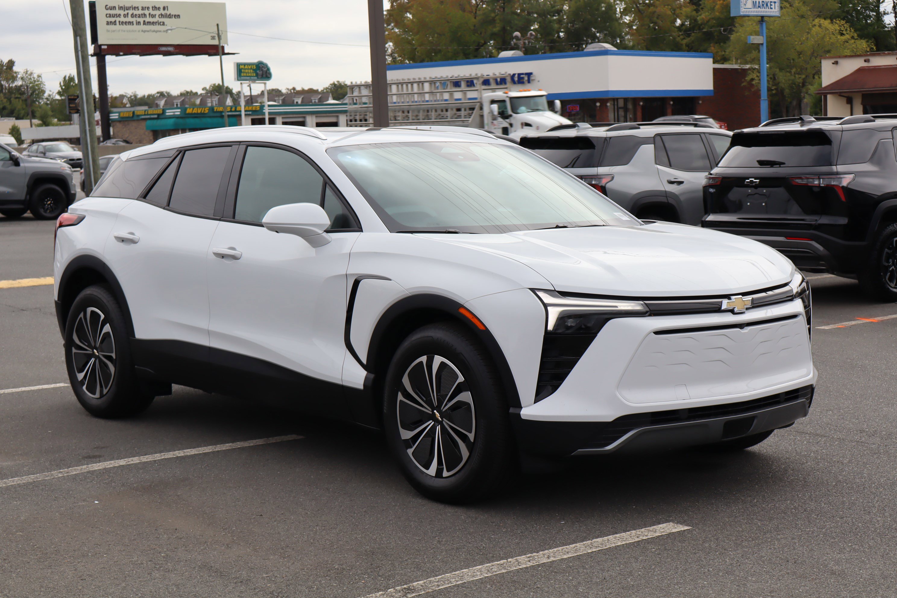 New 2026 Chevrolet Blazer EV LT image 2