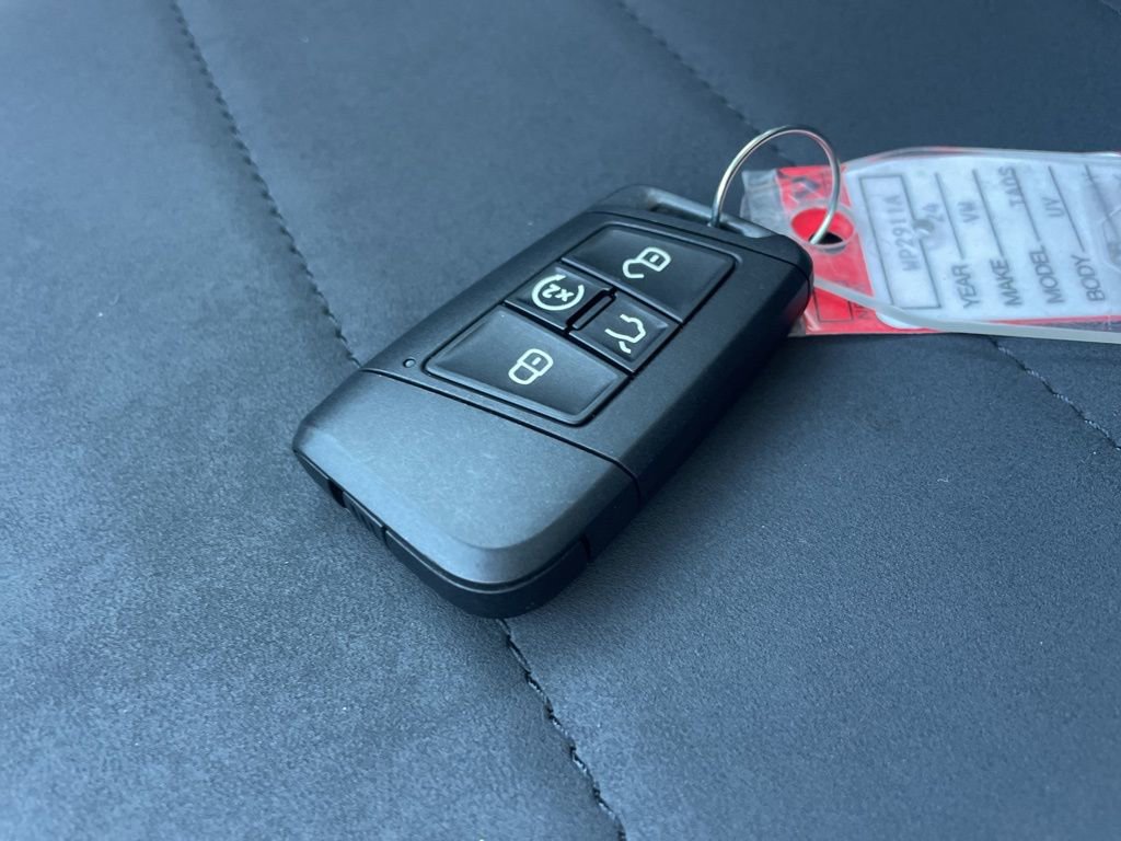 Used 2024 Volkswagen Taos SE image 41