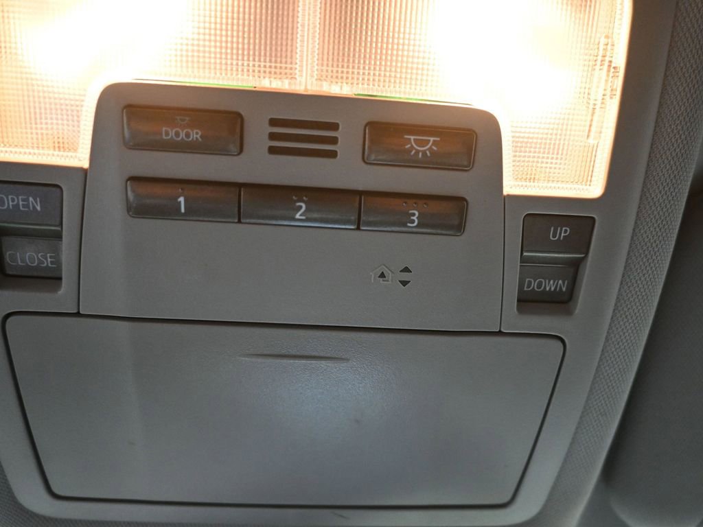 Used 2018 Toyota Highlander XLE image 19