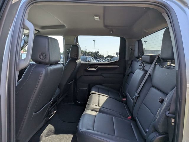 Used 2025 GMC Sierra 1500 SLT AWD/4WD image 14