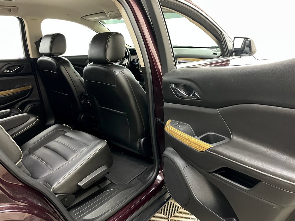 Used 2017 GMC Acadia Denali w/ Technology Package FWD image 44