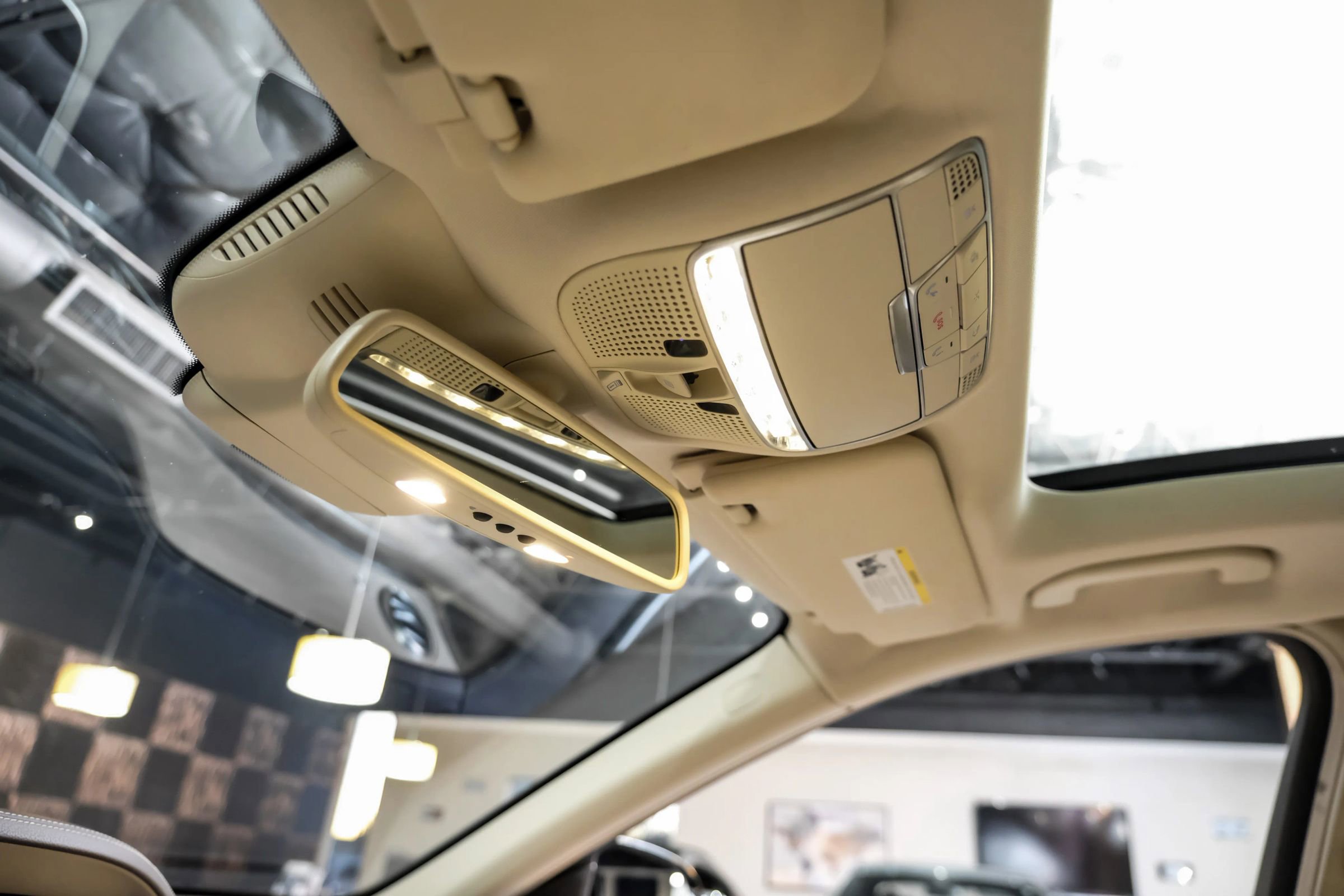 Used 2015 Mercedes-Benz S 550 Sedan image 23