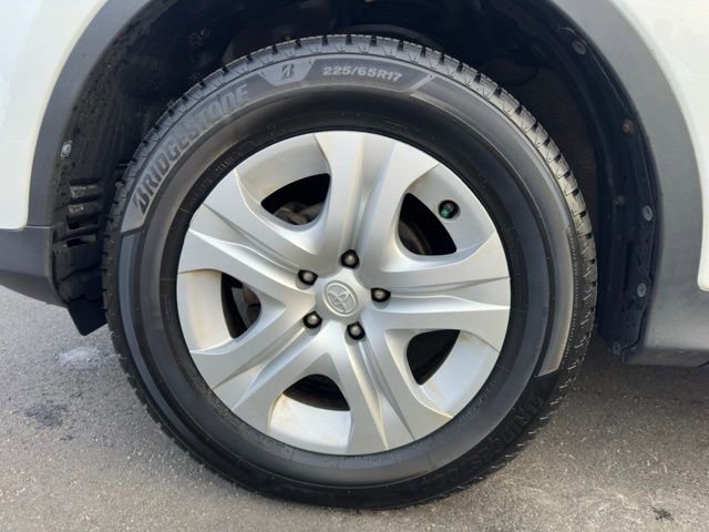 Used 2015 Toyota RAV4 LE image 25