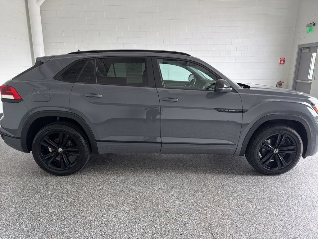 Certified 2023 Volkswagen Atlas Cross Sport SEL R-Line AWD/4WD image 6
