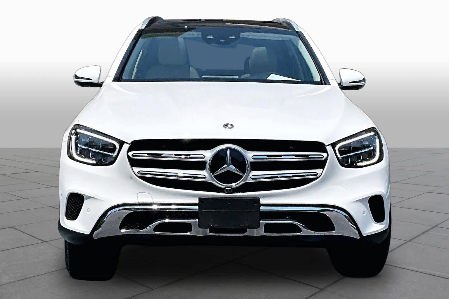 Certified 2022 Mercedes-Benz GLC 300 4MATIC w/ Driver Assistance Package image 4