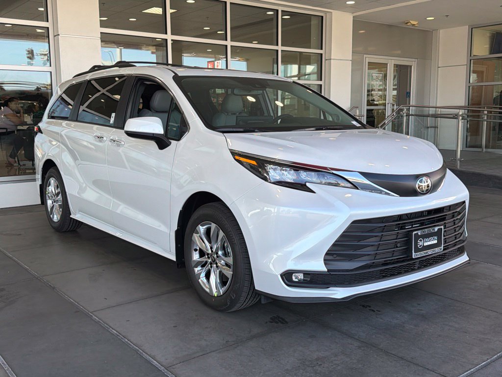 New 2026 Toyota Sienna XLE AWD/4WD image 6