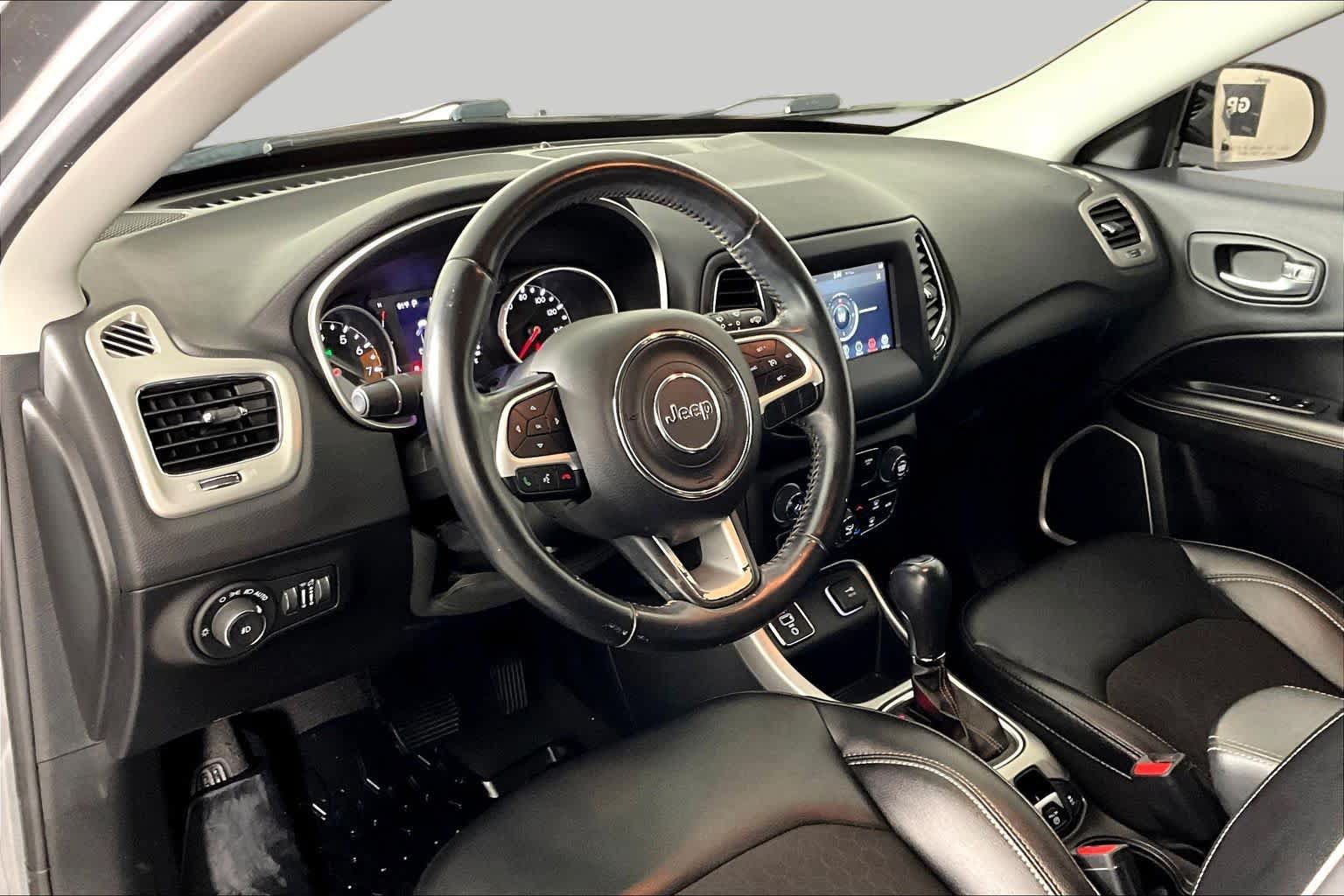 Used 2021 Jeep Compass Latitude FWD image 16