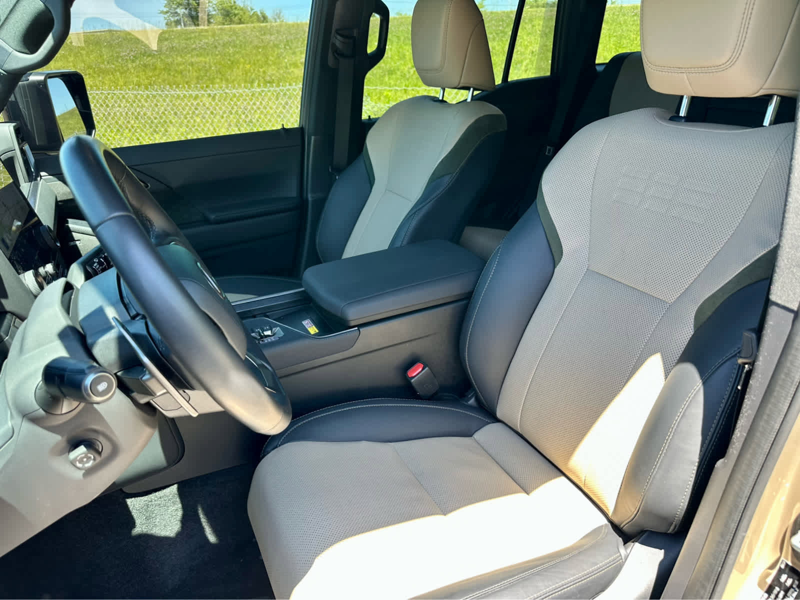 Used 2024 Lexus GX 550 AWD/4WD image 12