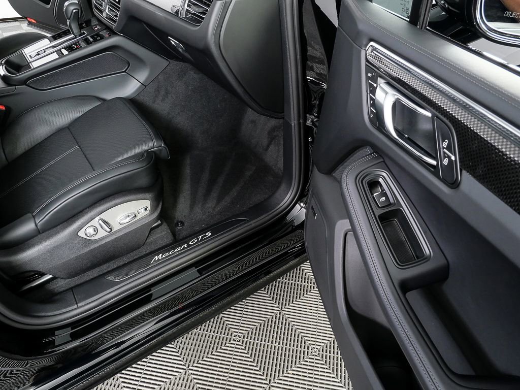 New 2026 Porsche Macan GTS image 26