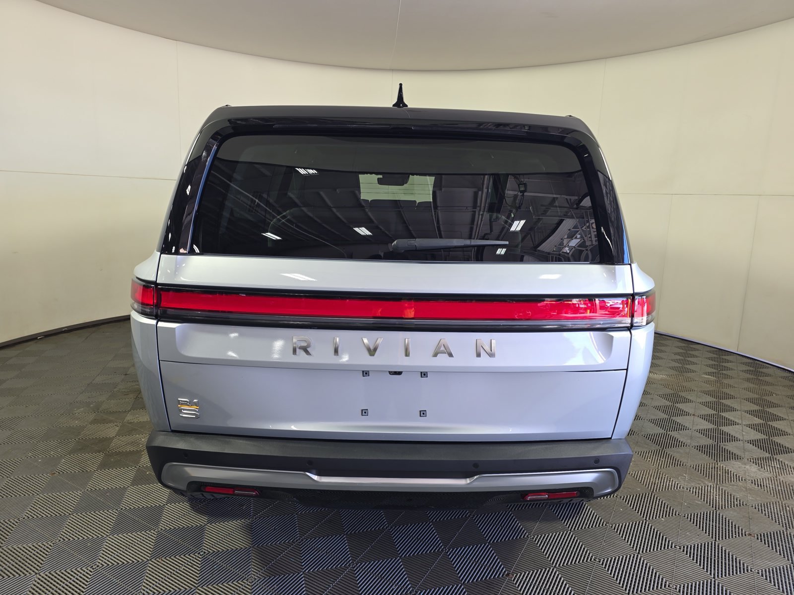 Used 2023 Rivian R1S Adventure Quad AWD/4WD image 4