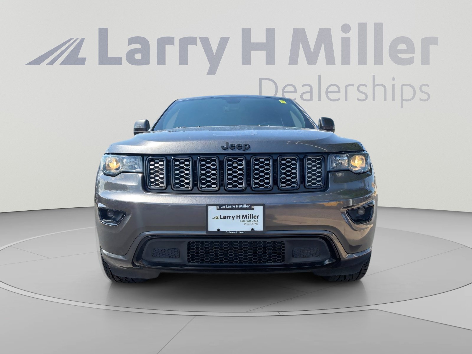 Used 2019 Jeep Grand Cherokee Altitude AWD/4WD image 8