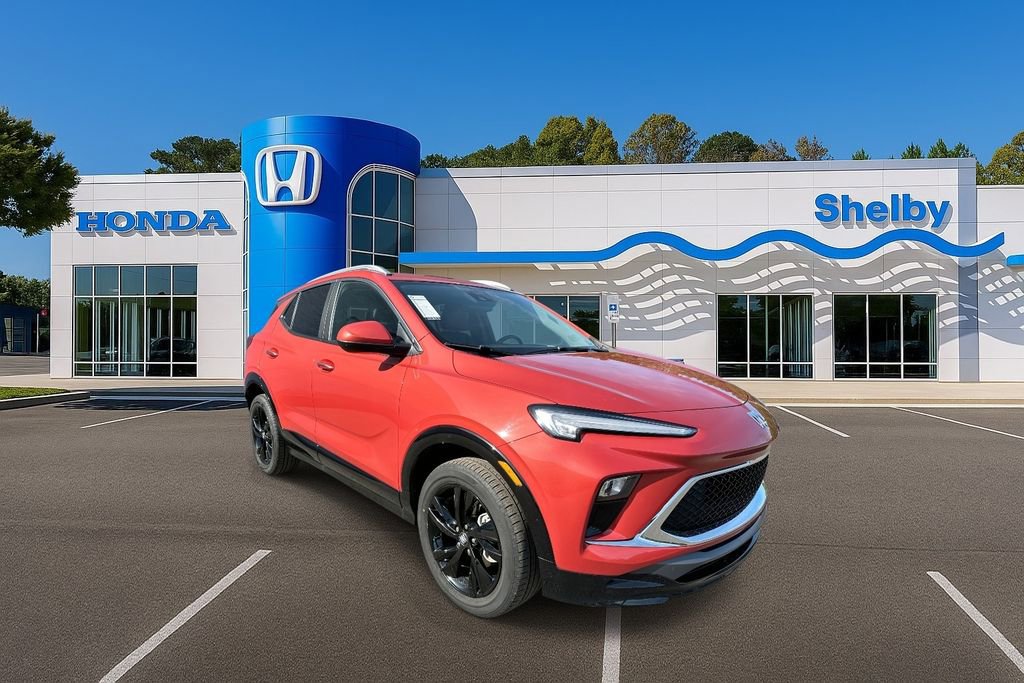 Used 2024 Buick Encore GX Sport Touring image 2