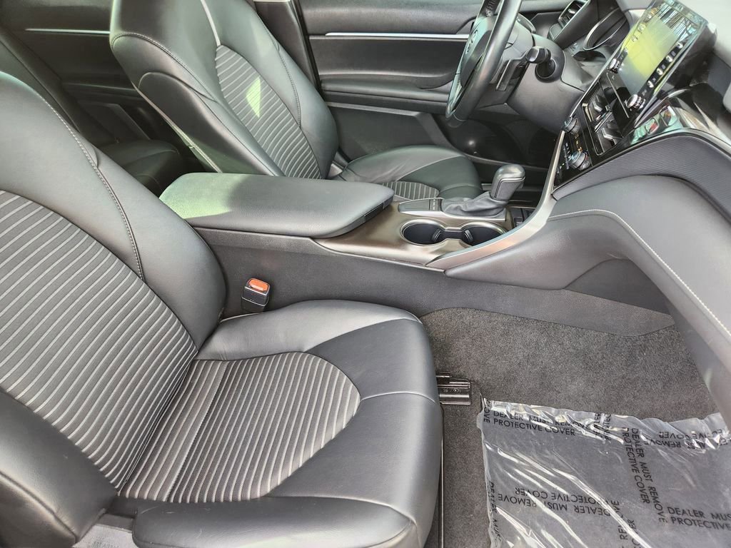 Used 2023 Toyota Camry SE w/ Convenience Package image 4