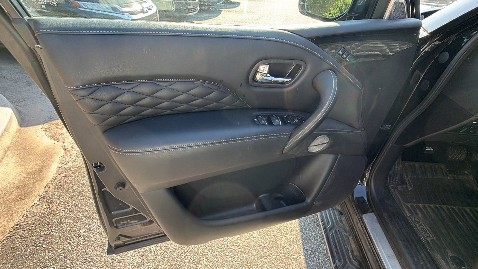 Used 2024 INFINITI QX80 Sensory AWD/4WD image 14