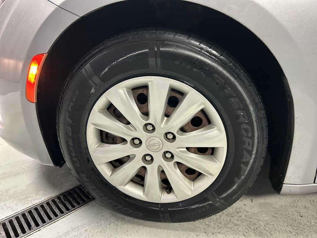 Used 2018 Chrysler Pacifica L image 9